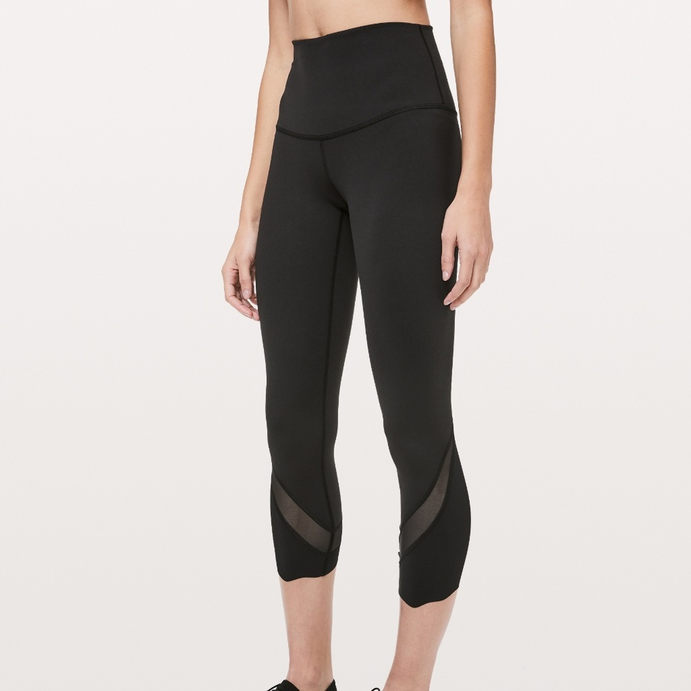 Lululemon Wunder Under Crop with Scallop (Hi-Rise)